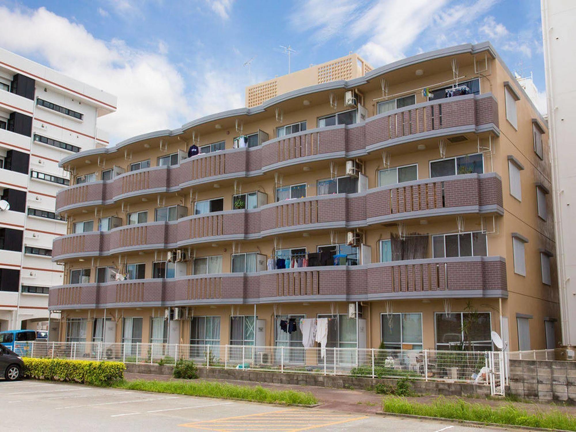 Beach Front Tower Mihama By Dsh Chatan Exterior photo